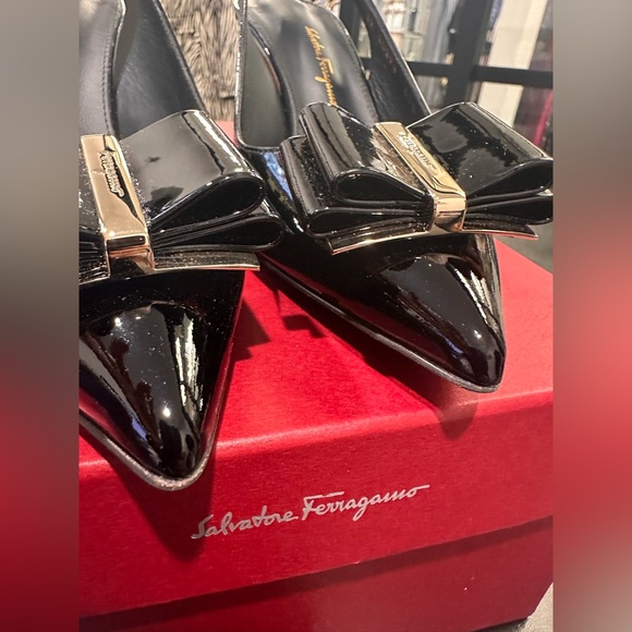 Salvatore Ferragamo Sz 6.5 Black Slingbacks Shoes